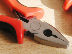 Mini-Combination-Pliers_04.jpg