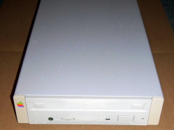 Apple-CD300-top_1.jpg
