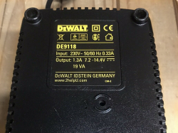 Dewalt_DE9118_7.2-14.4V_Nimh_charger_2.jpg