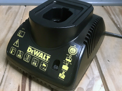 Dewalt_DE9118_7.2-14.4V_Nimh_charger_1.jpg